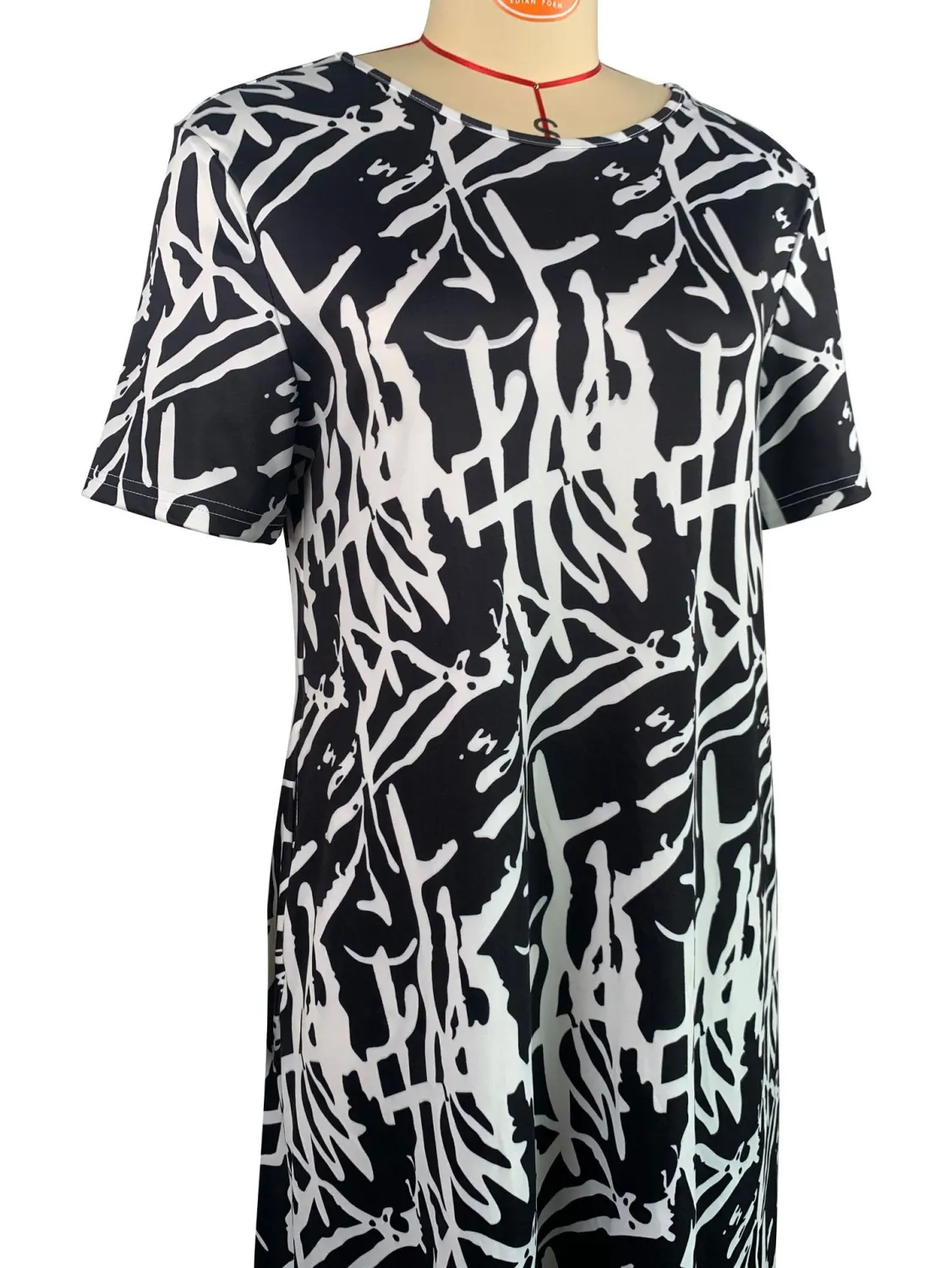 Plus Size Women Abstract Print Black And White Casual Loose Dress 9 Plus Size Women Abstract Print Black And White Casual Loose Dress - Image 7