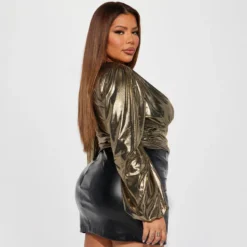 Fashionable Plus Size Women's V-Neck Long Sleeve Gathered Slim Waist Balloon Sleeve Top -Plus Size Dresses Shop b090aa2f5d854d39