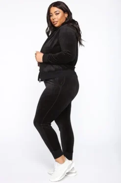 Plus Size Women Fall/Winter Solid Velvet Casual Top And Pant Two-piece Set 28 Plus Size Women Fall/Winter Solid Velvet Casual Top And Pant Two-piece Set -Plus Size Dresses Shop f22ce9077dacc87e